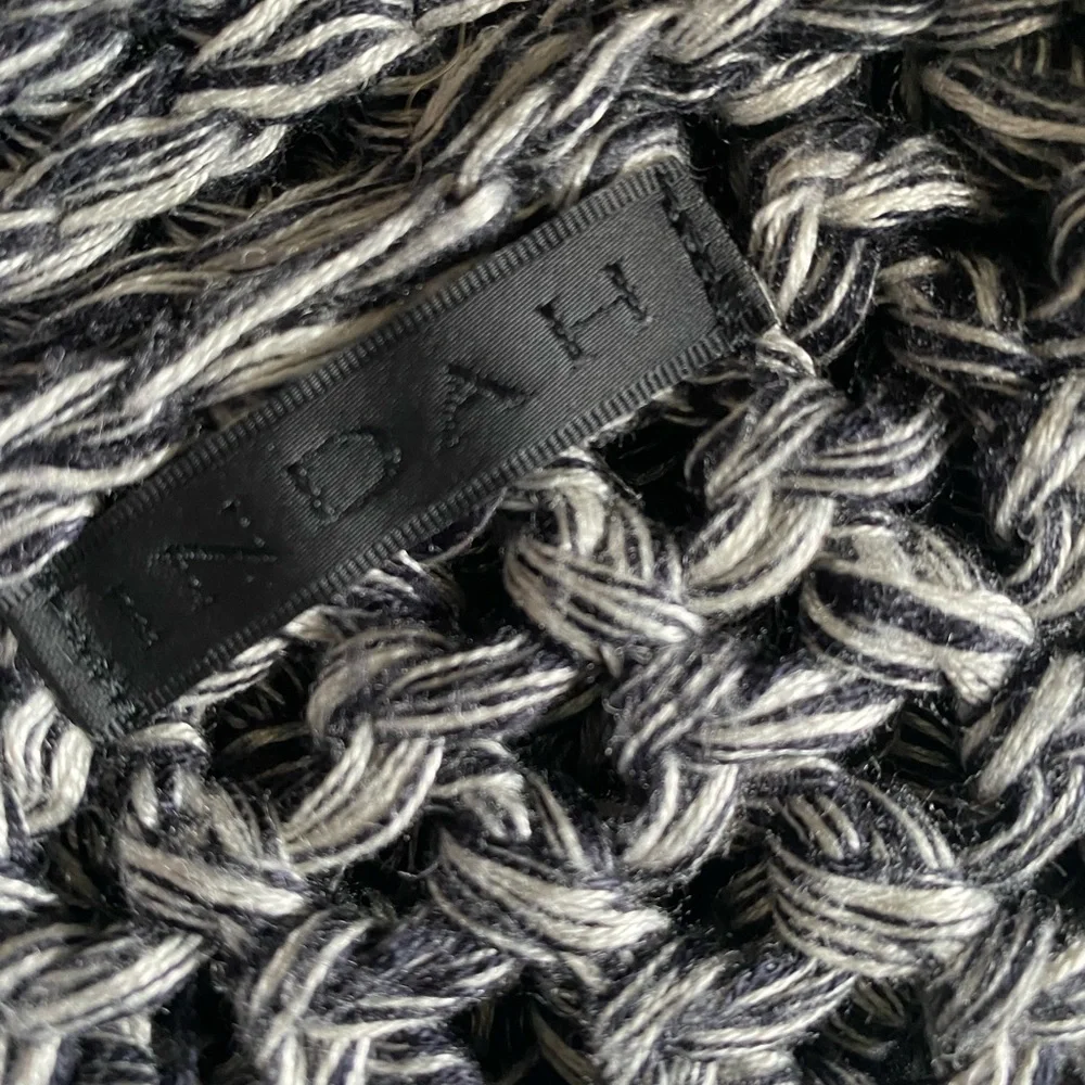 Indah Cowl neck - Picture 2 of 4
